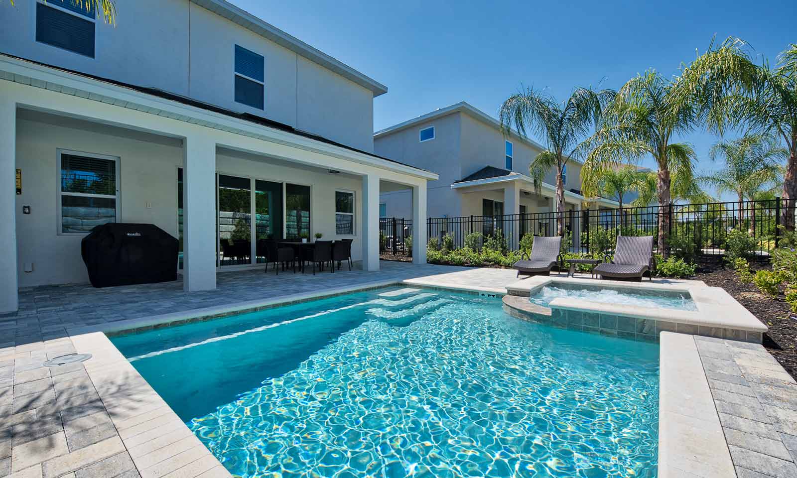 Modern Manor - Image 2