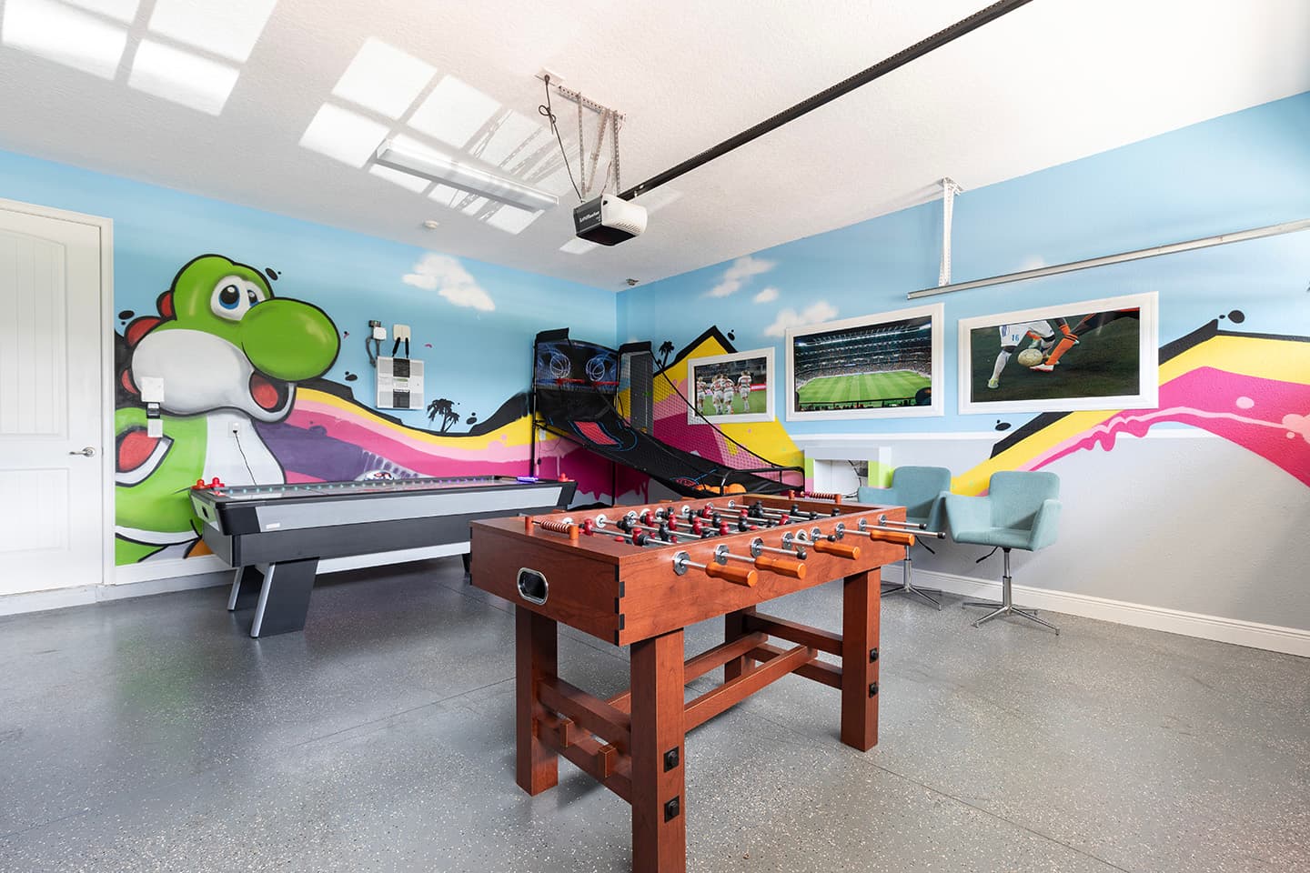 The Vibrant Airy Villa - Image 8