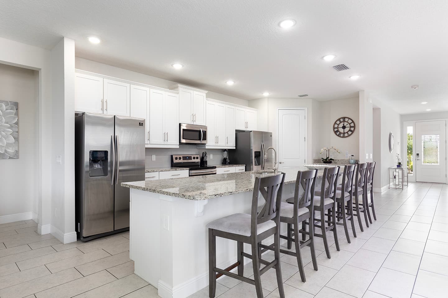 The Vibrant Airy Villa - Image 3