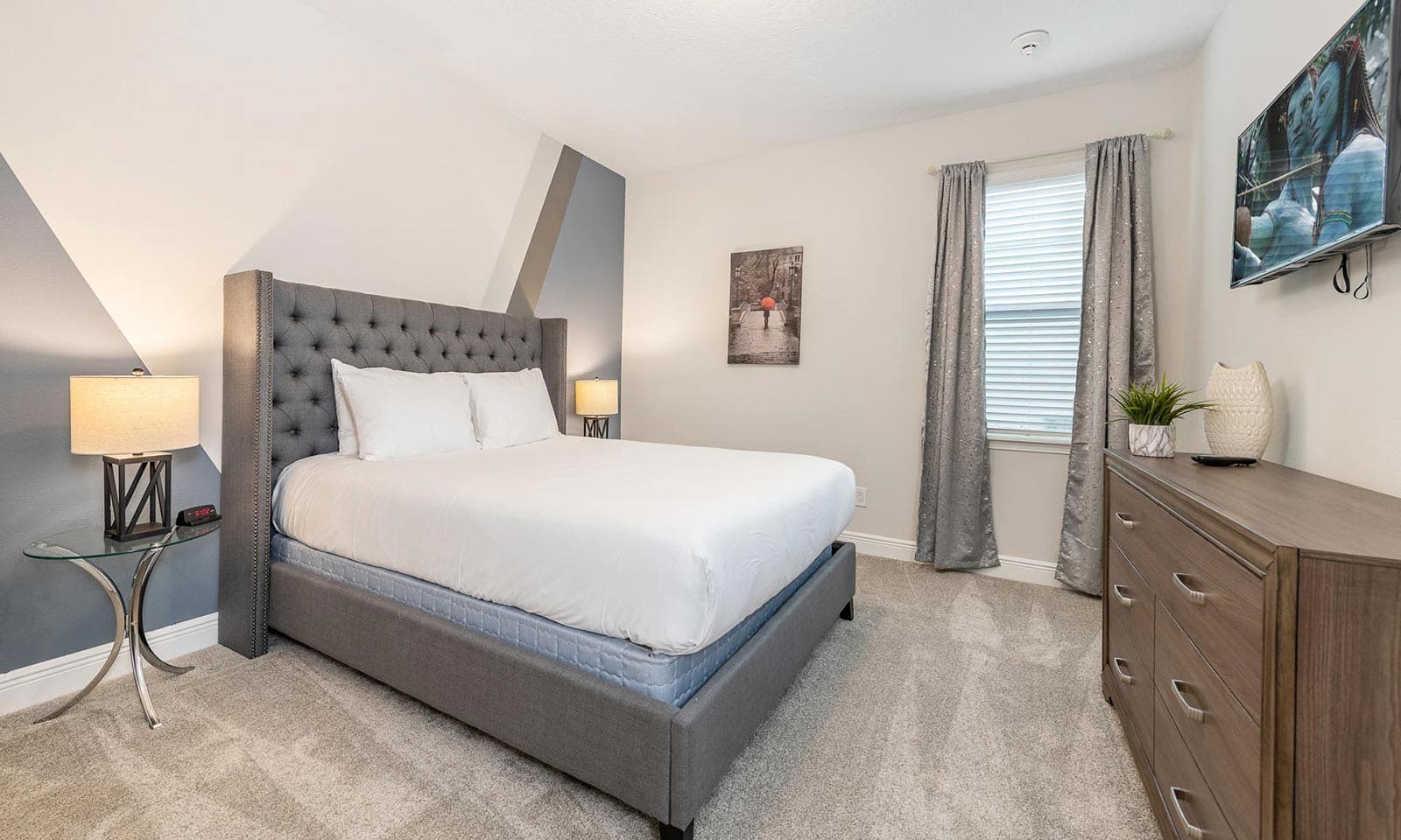 The Vibrant Airy Villa - Image 17