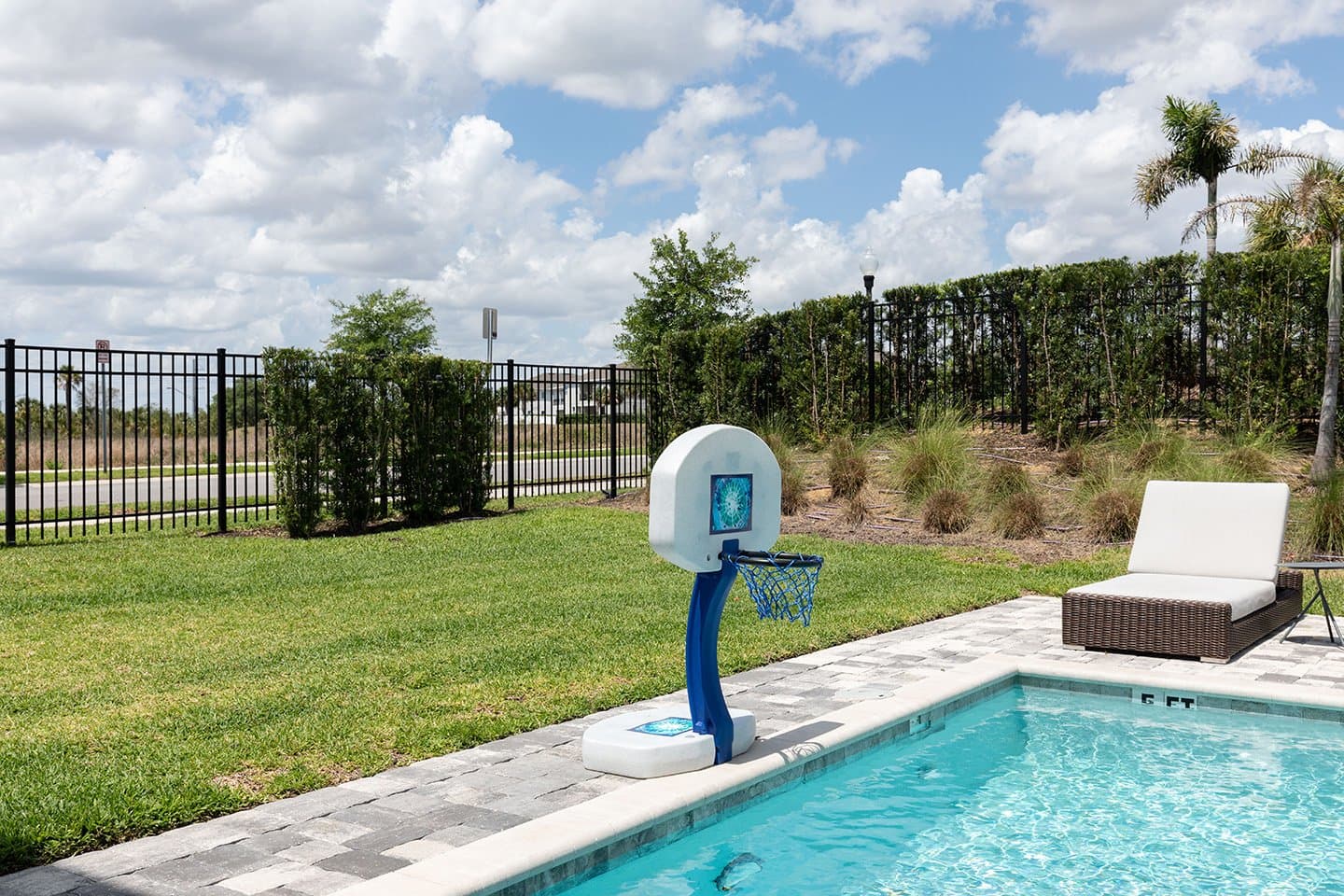 The Vibrant Airy Villa - Image 41