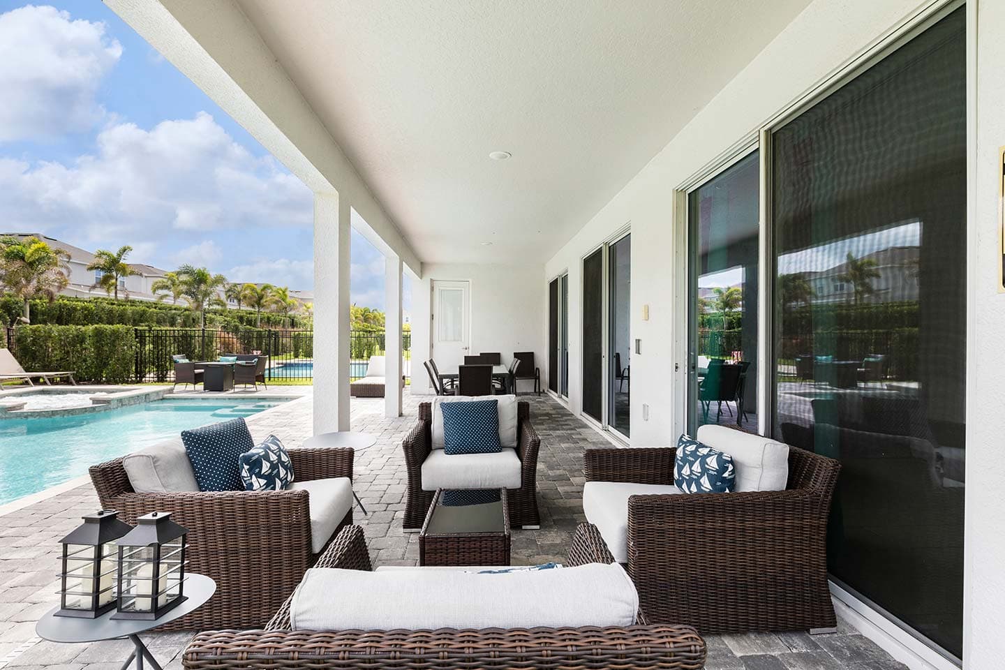 The Vibrant Airy Villa - Image 45