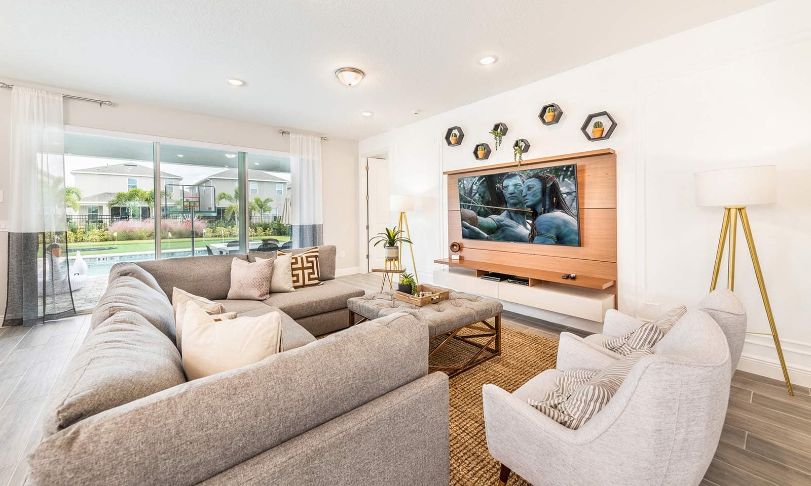 The Sun-Dazzled Villa - Image 2