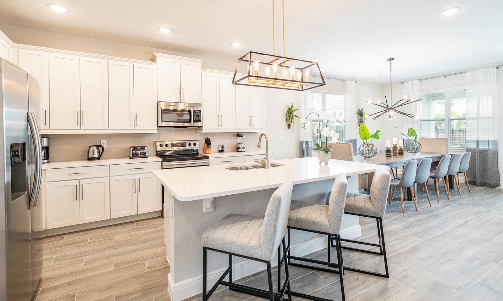 The Sun-Dazzled Villa - Image 3