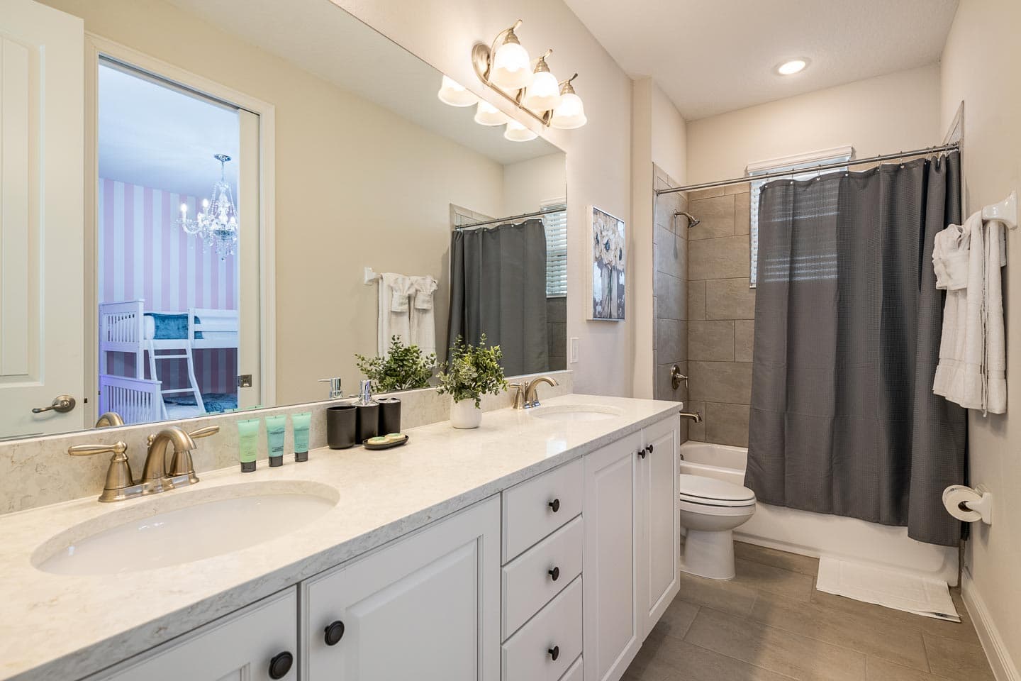 Fun-in-the-Sun Villa - Image 13