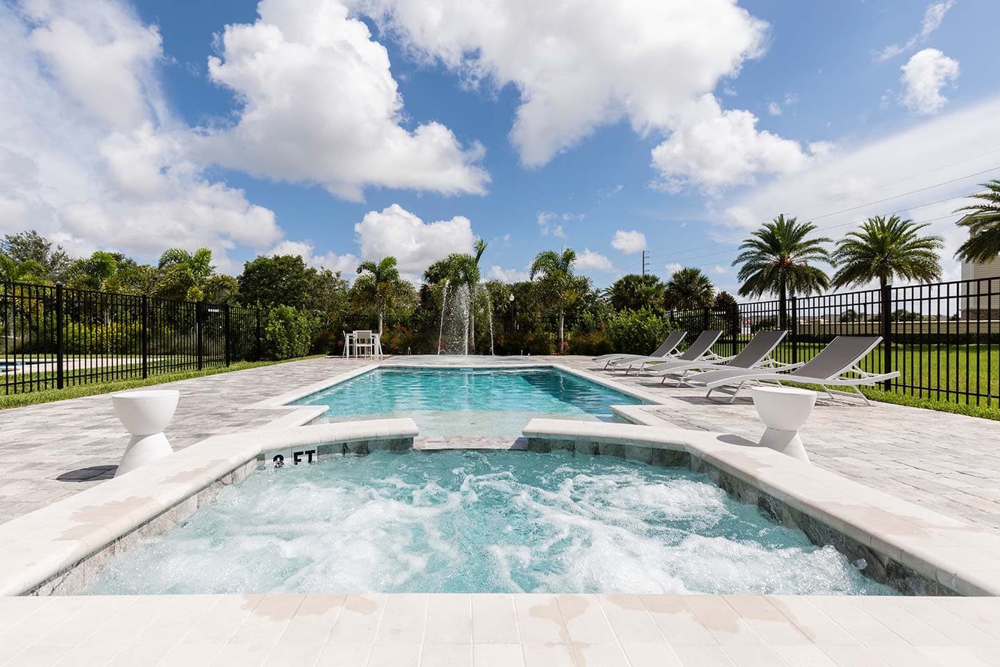 Rock 'n' Roll Villa - Image 2