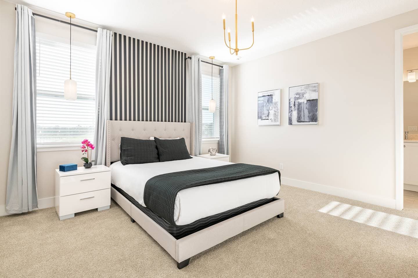 Colorful Southfield Getaway - Image 24