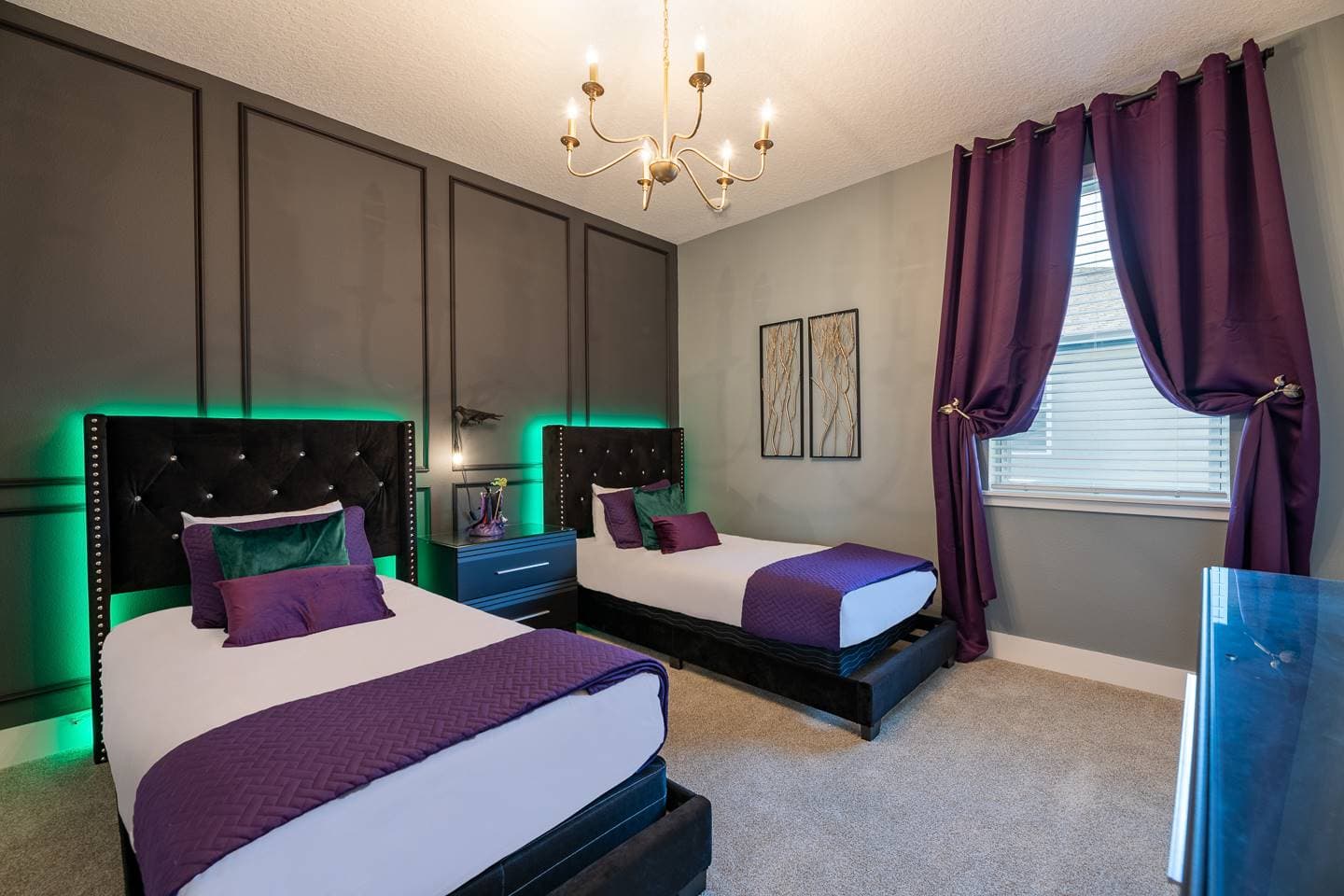 Colorful Southfield Getaway - Image 34