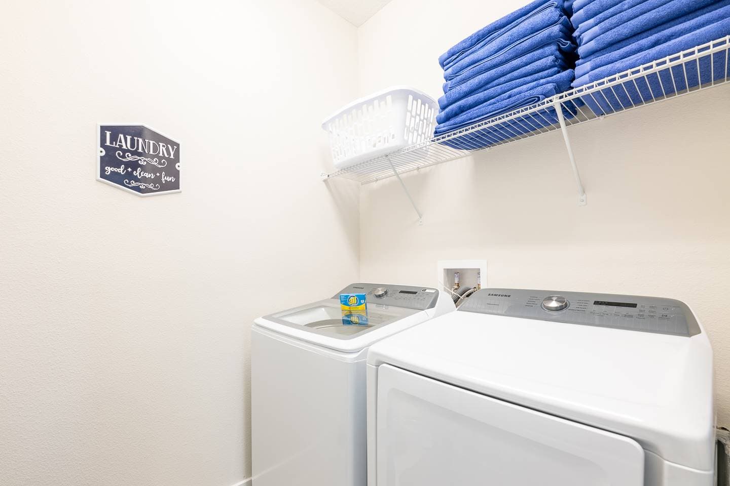 Colorful Southfield Getaway - Image 43