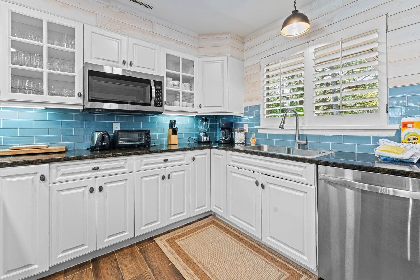 Island Time - Image 10