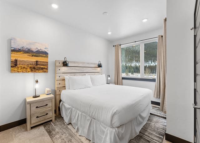 Crestview Chalet Bliss - Image 14