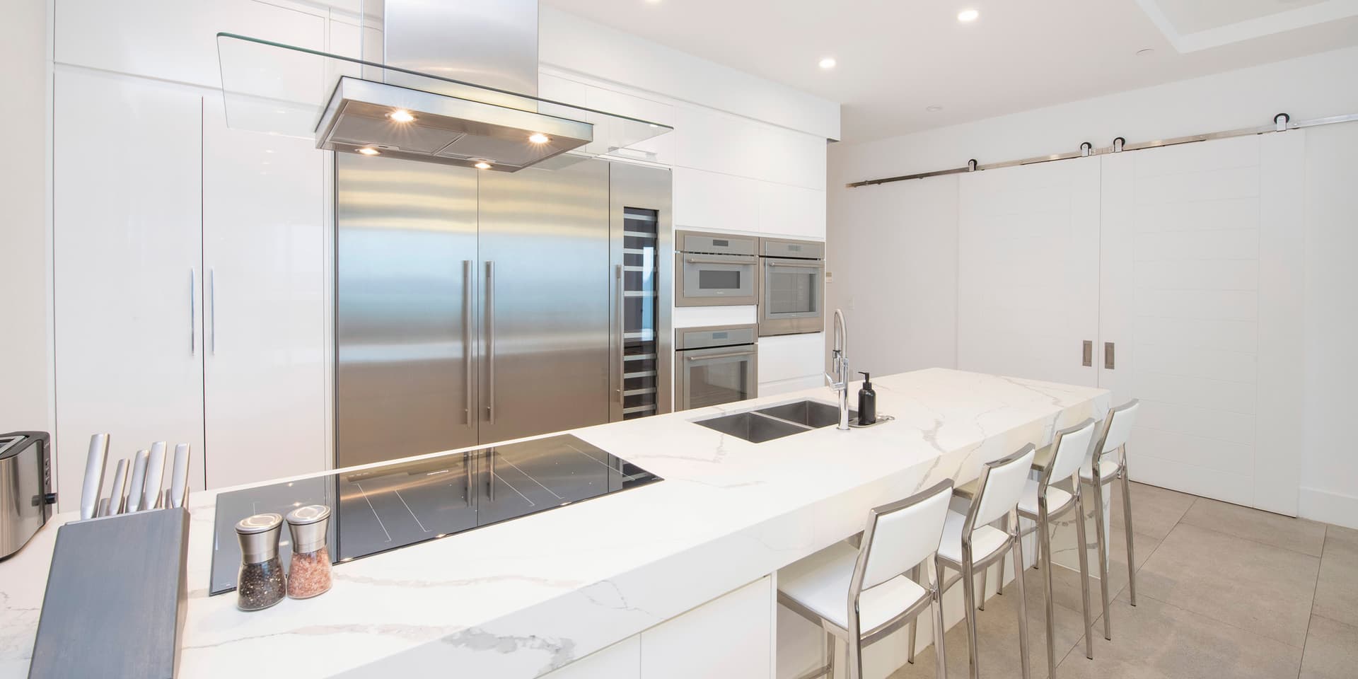 Azure Breeze Haven - Image 18