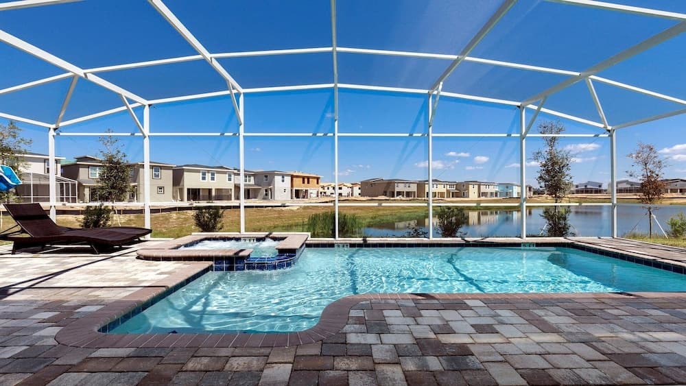 Lakeview Villa #333 - Image 2