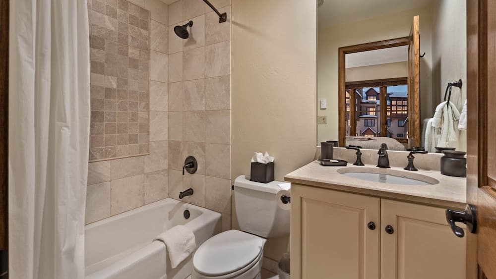 Beaver Creek Townhome - Image 5