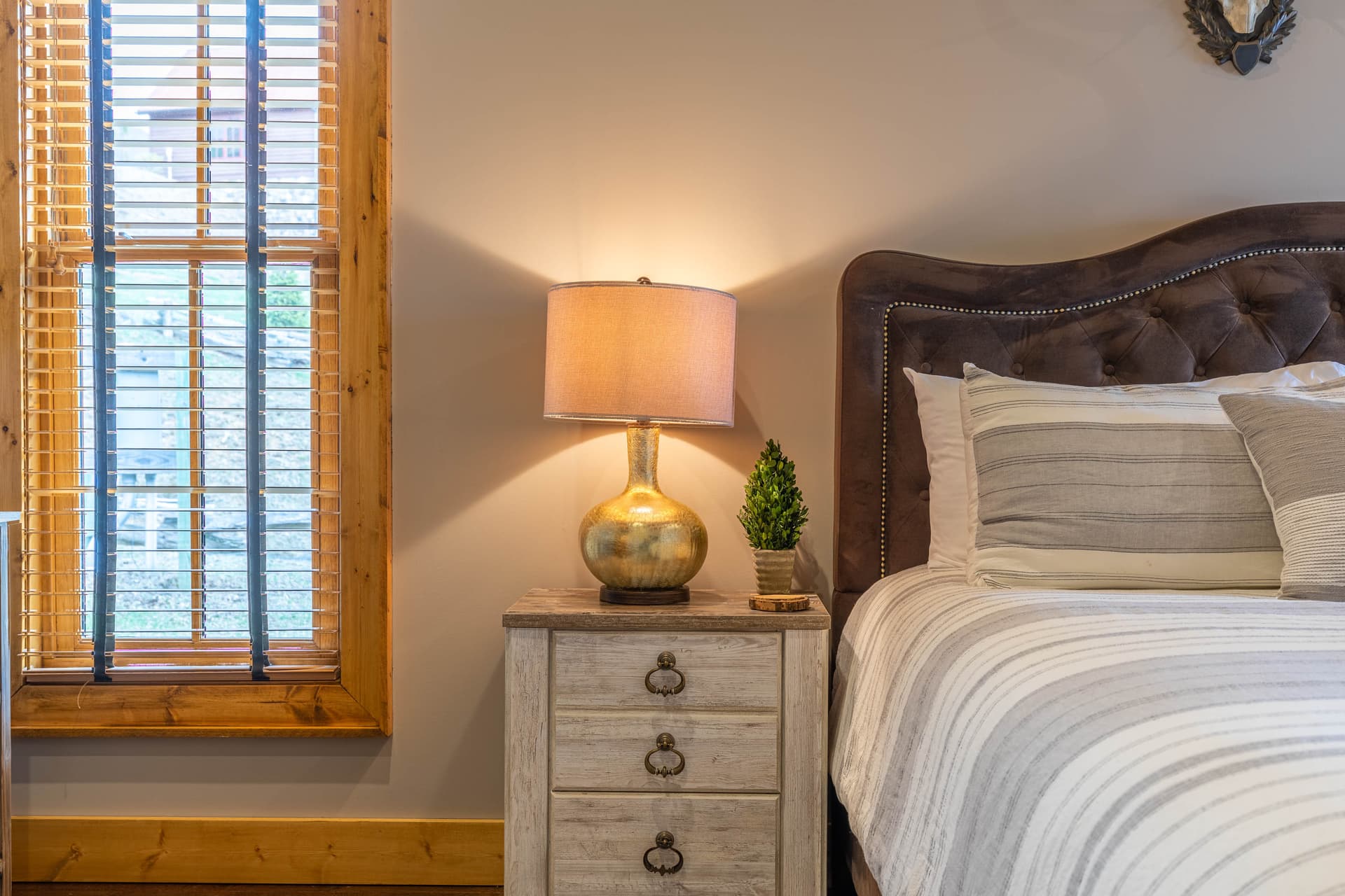 Elk Bluff Home - Image 15