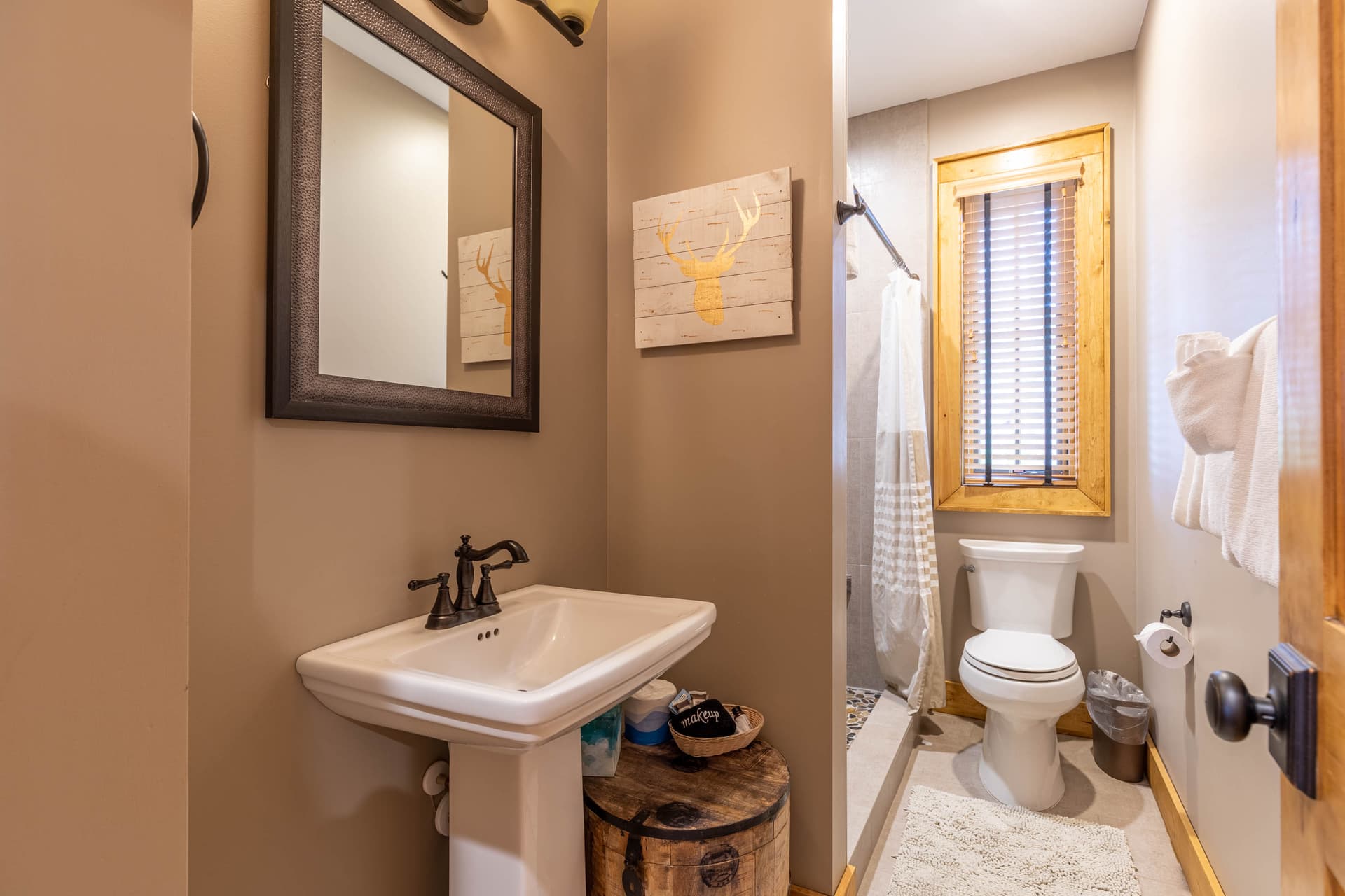 Elk Bluff Home - Image 17