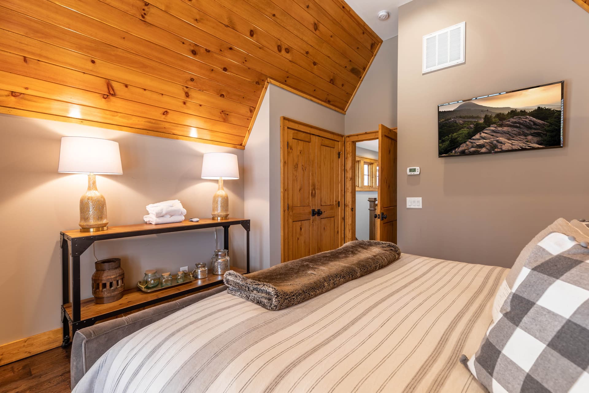 Elk Bluff Home - Image 19