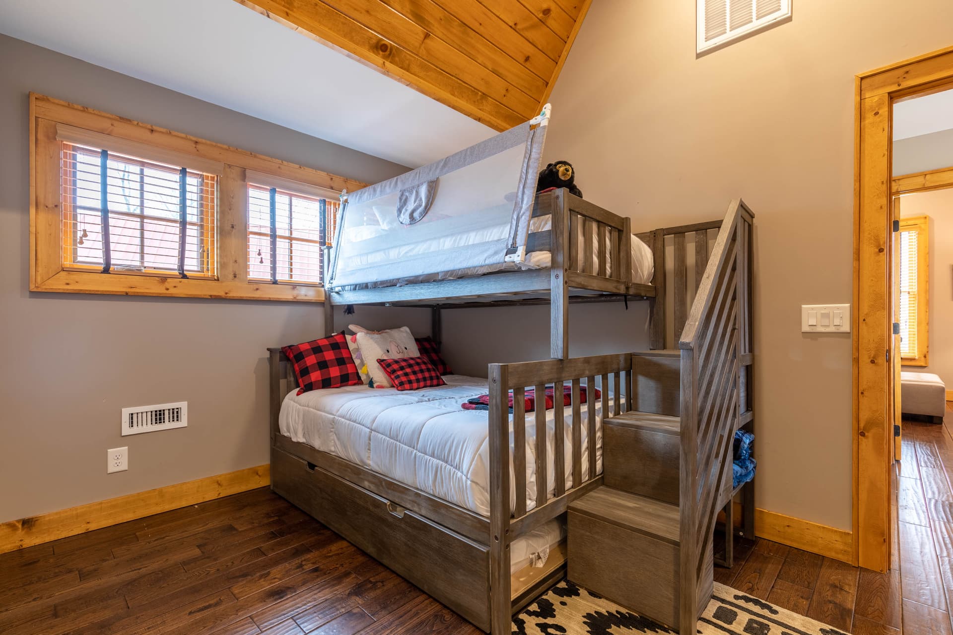 Elk Bluff Home - Image 20