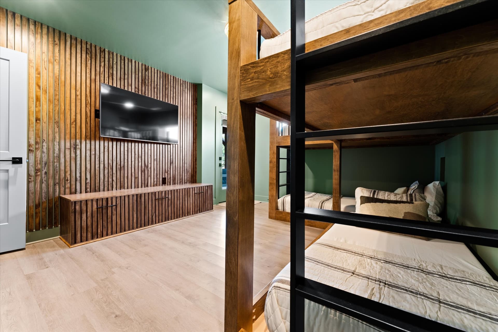 Elysian Shores - Image 42