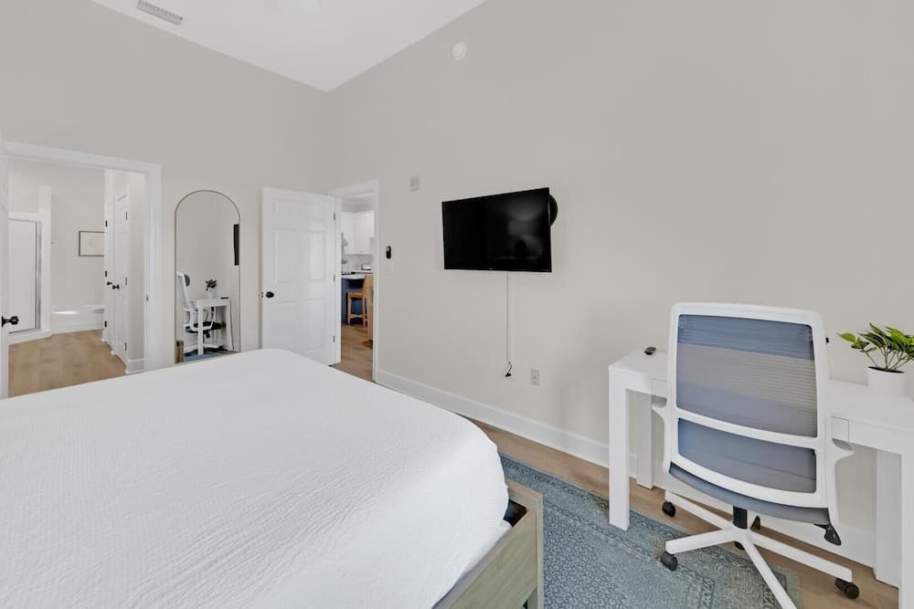 Emerald by Alma - Image 8