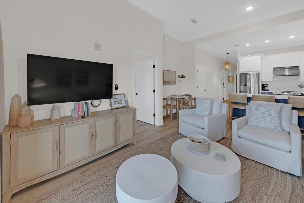 Emerald by Alma - Image 19