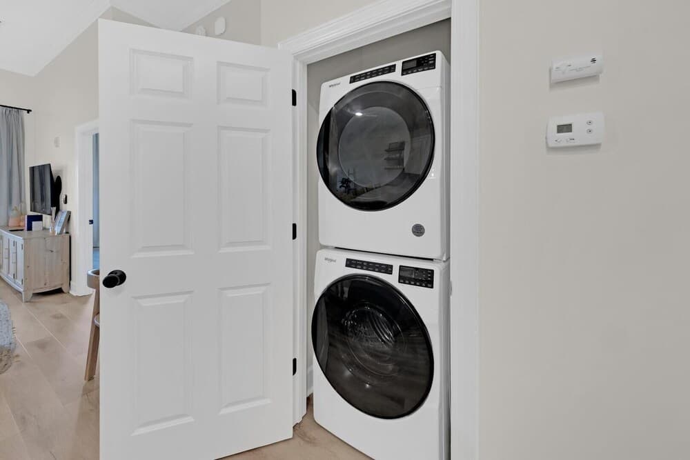 Emerald by Alma - Image 30