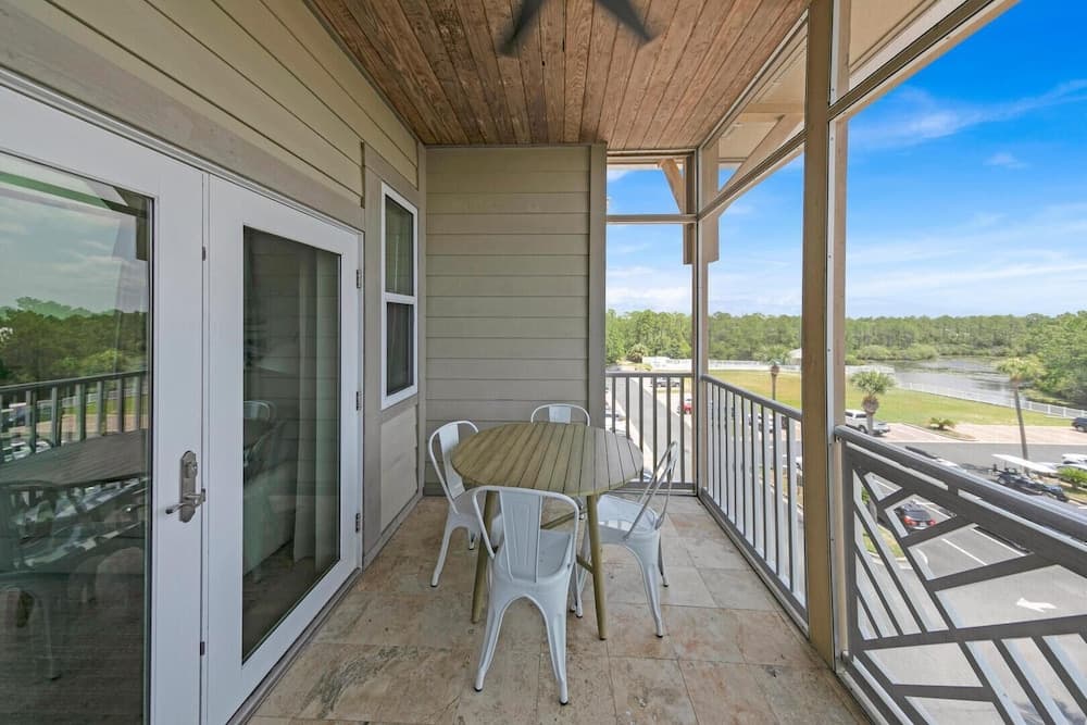 Emerald by Alma - Image 32