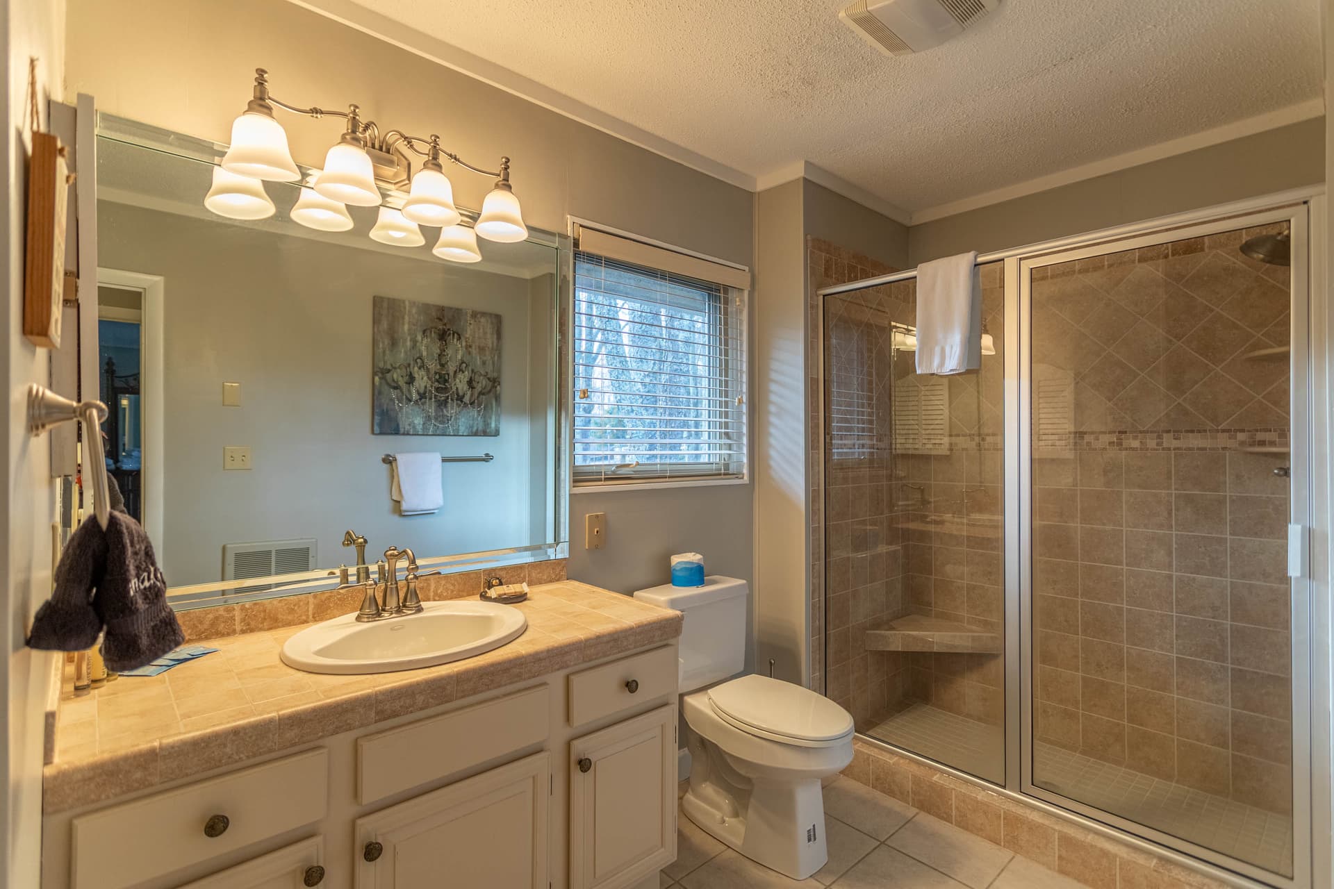 Emerald Escape - Image 23