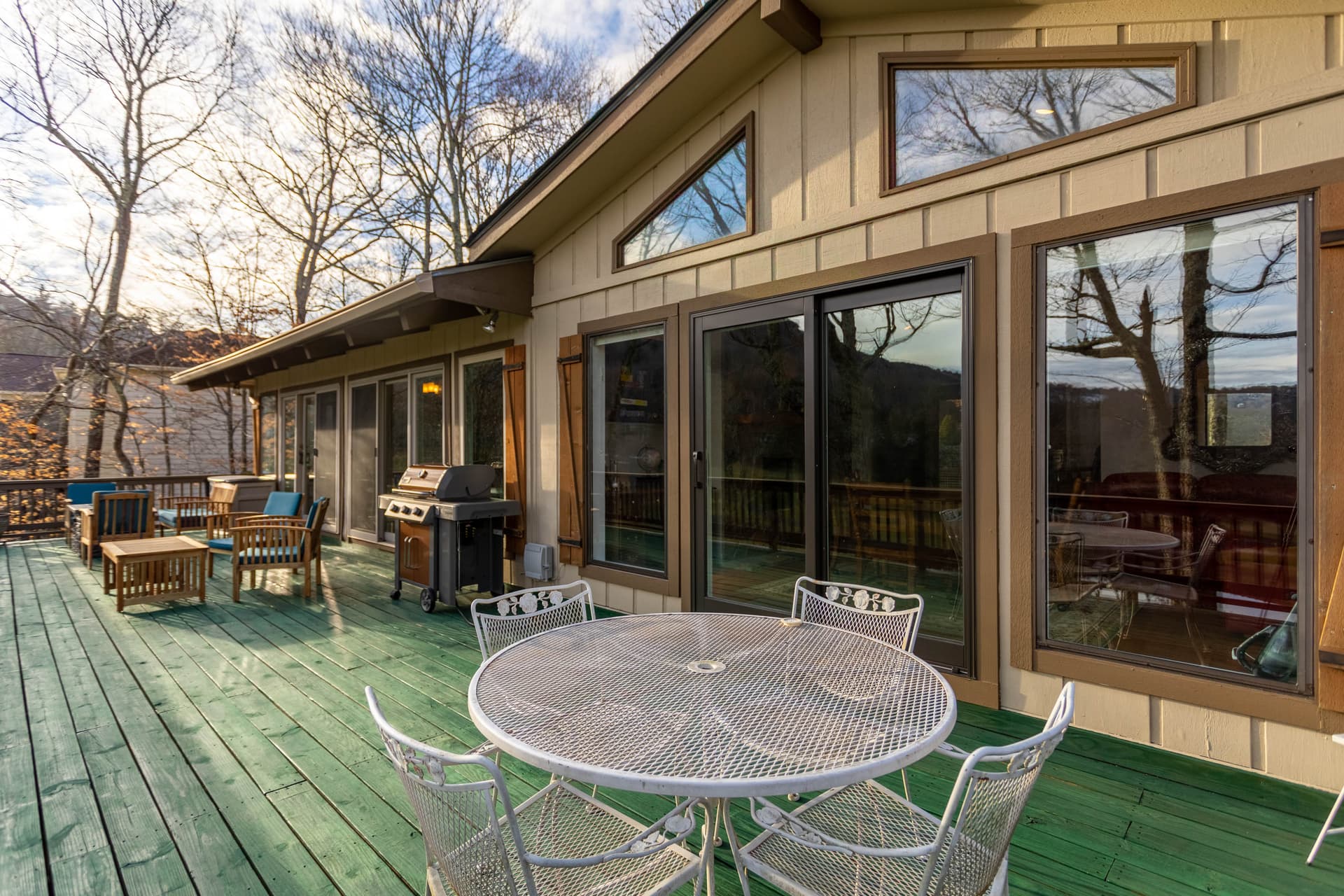 Emerald Escape - Image 37