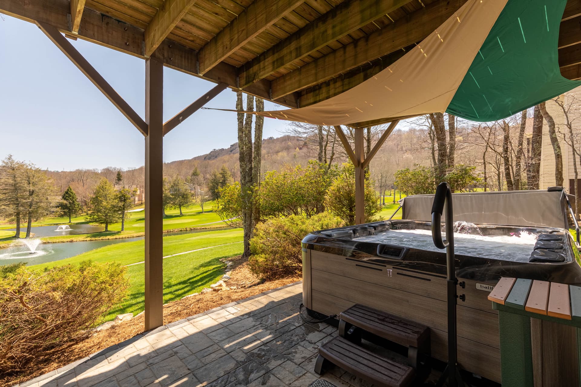 Emerald Escape - Image 2