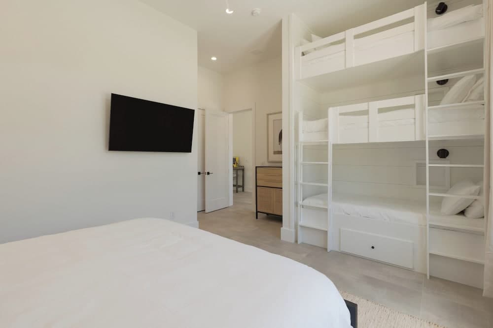 Emerald Evening - Image 9