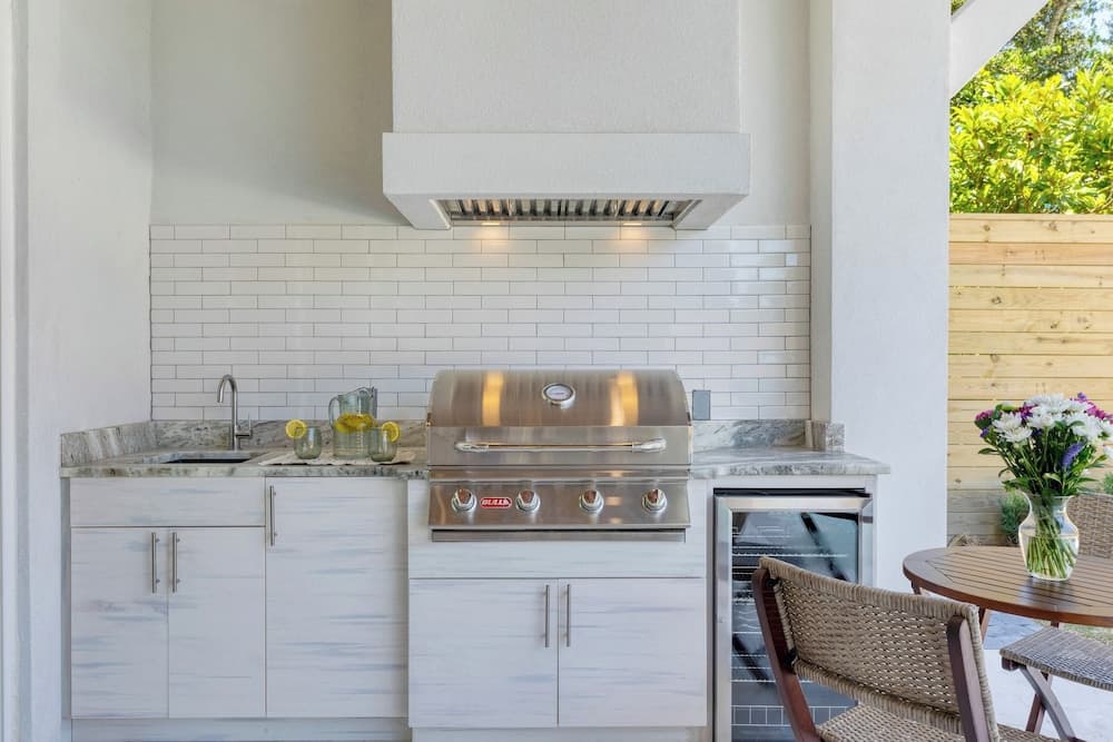 Emerald Evening - Image 21