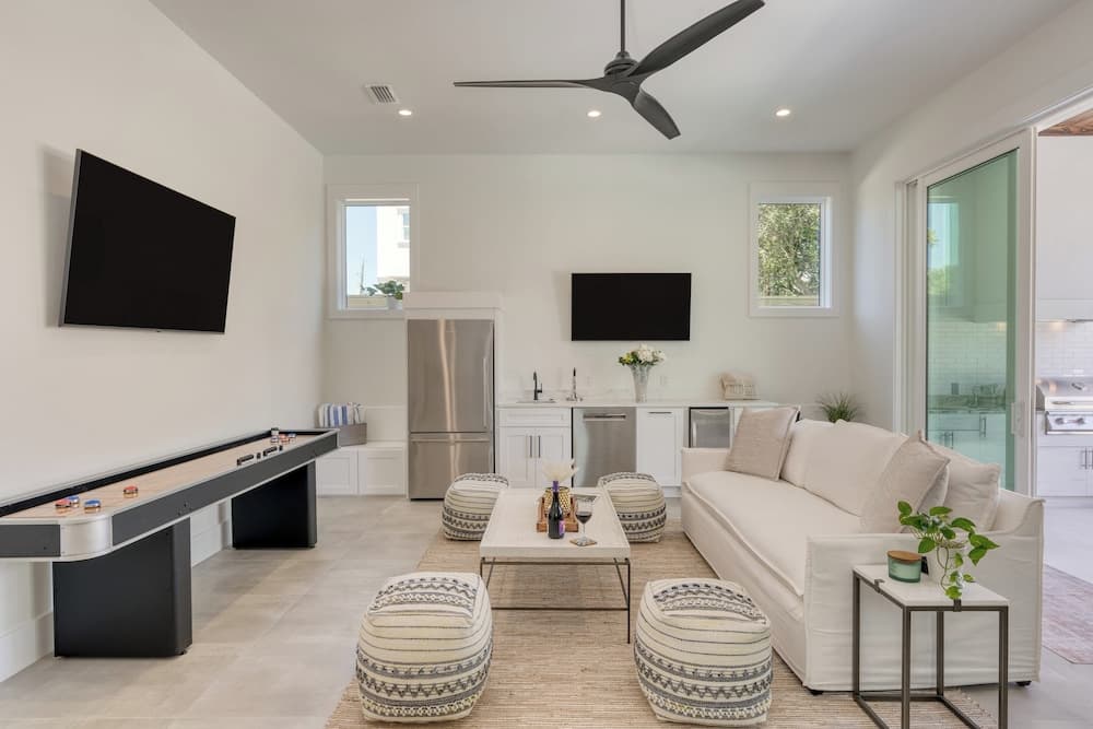 Emerald Evening - Image 24