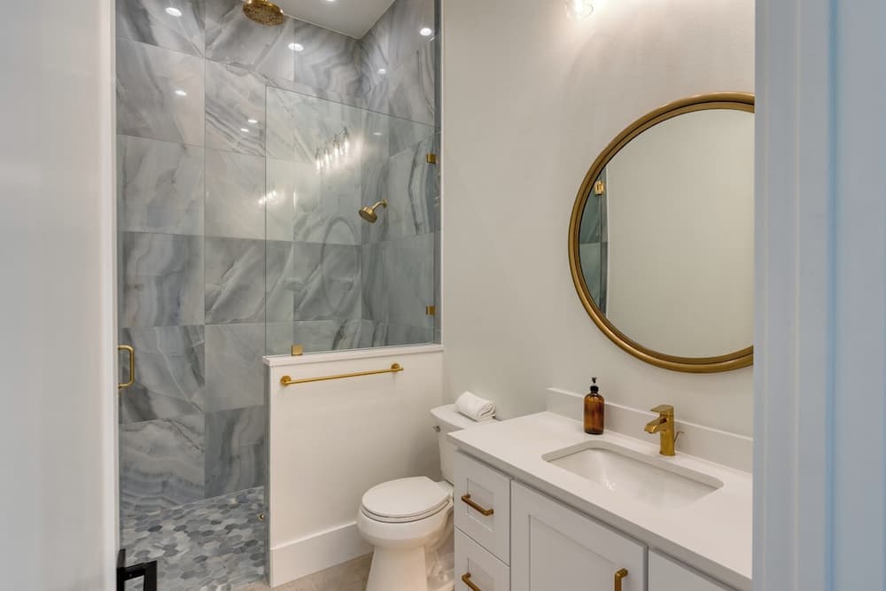 Emerald Evening - Image 27