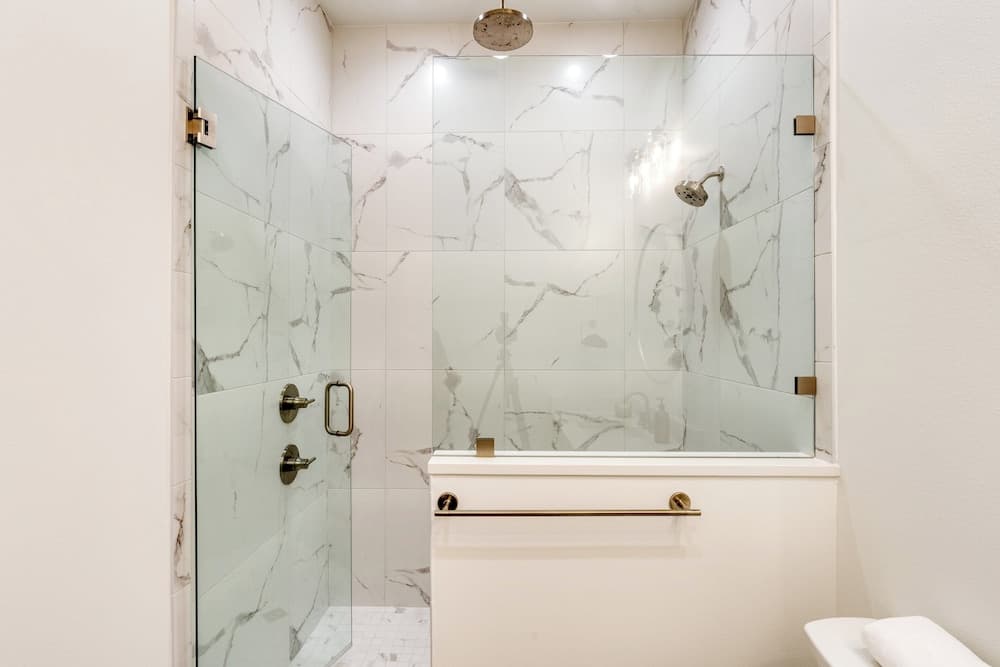 Emerald Evening - Image 28