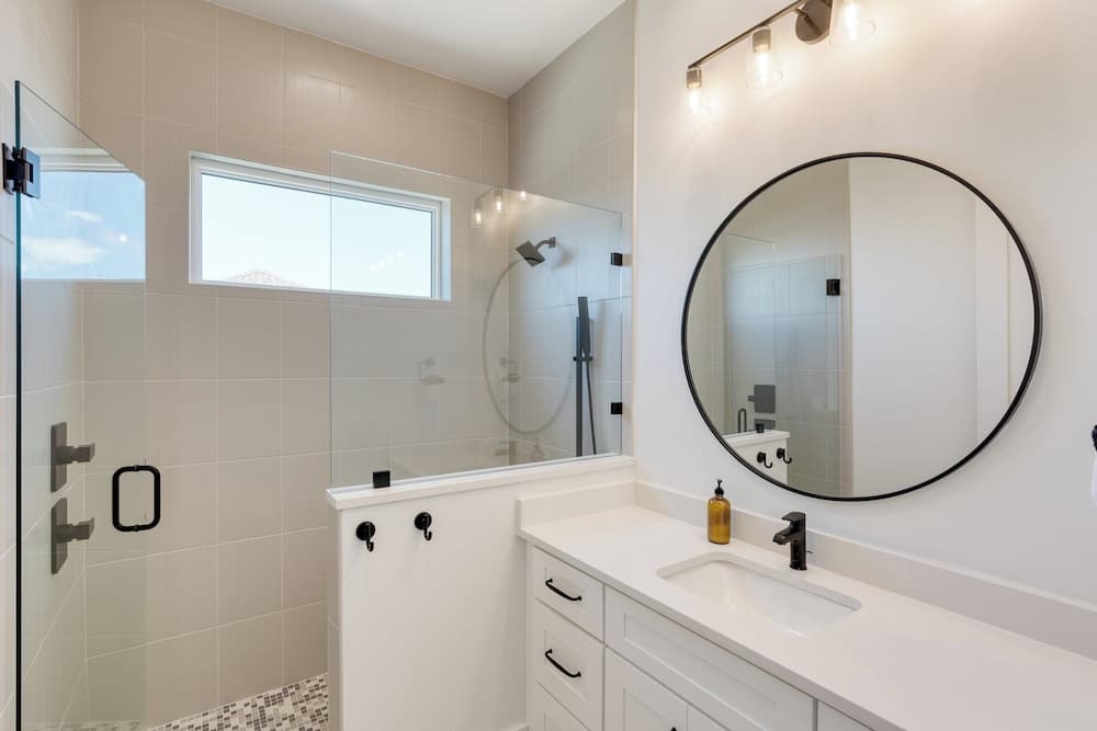 Emerald Evening - Image 29