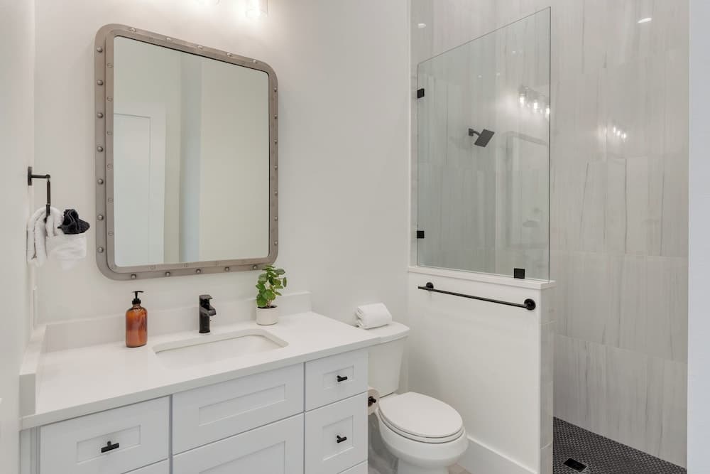 Emerald Evening - Image 31