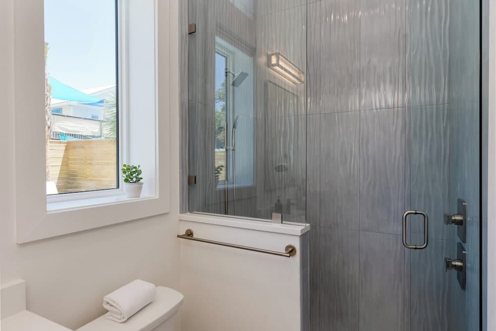 Emerald Evening - Image 32