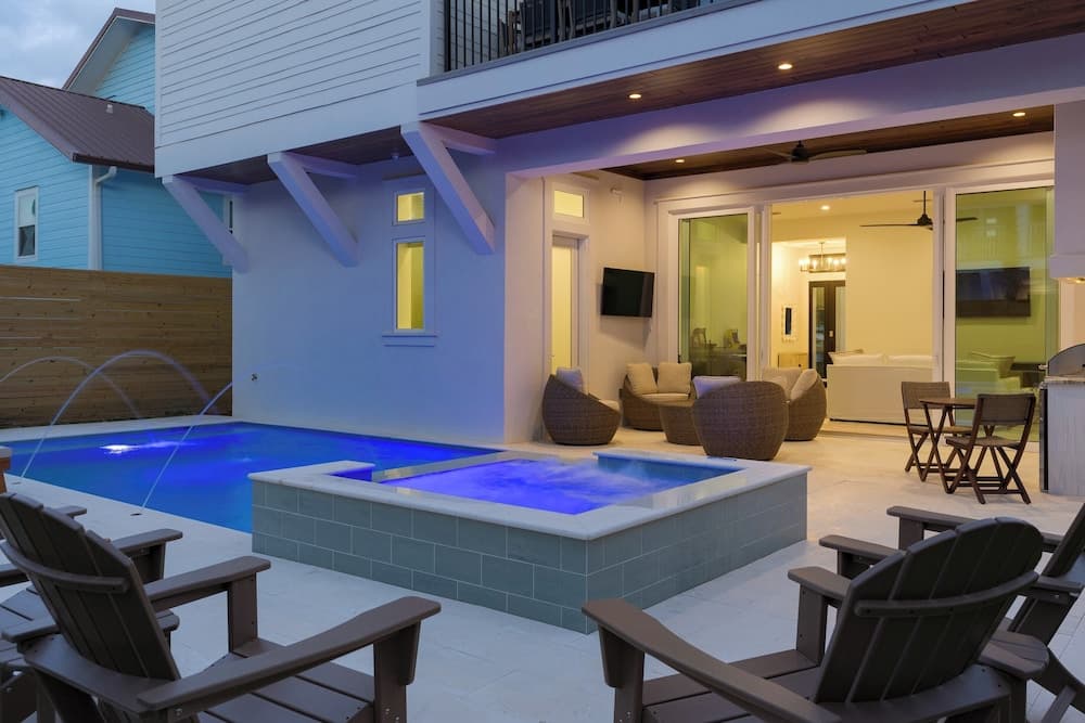 Emerald Evening - Image 36