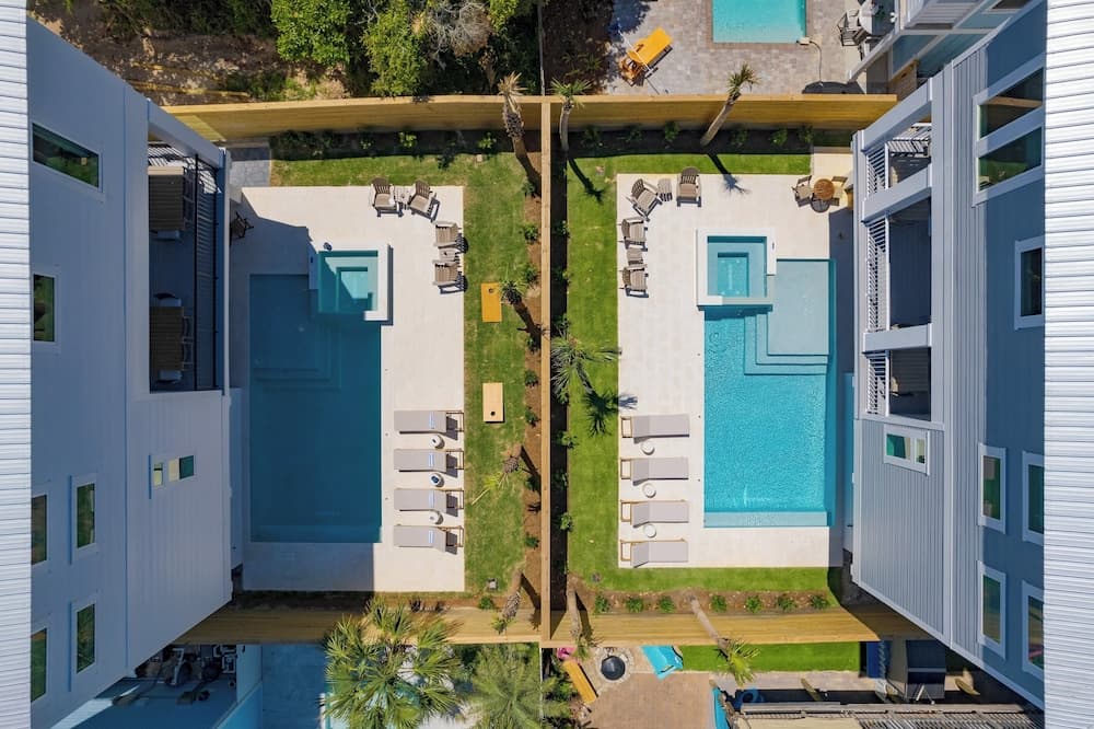 Emerald Evening - Image 37