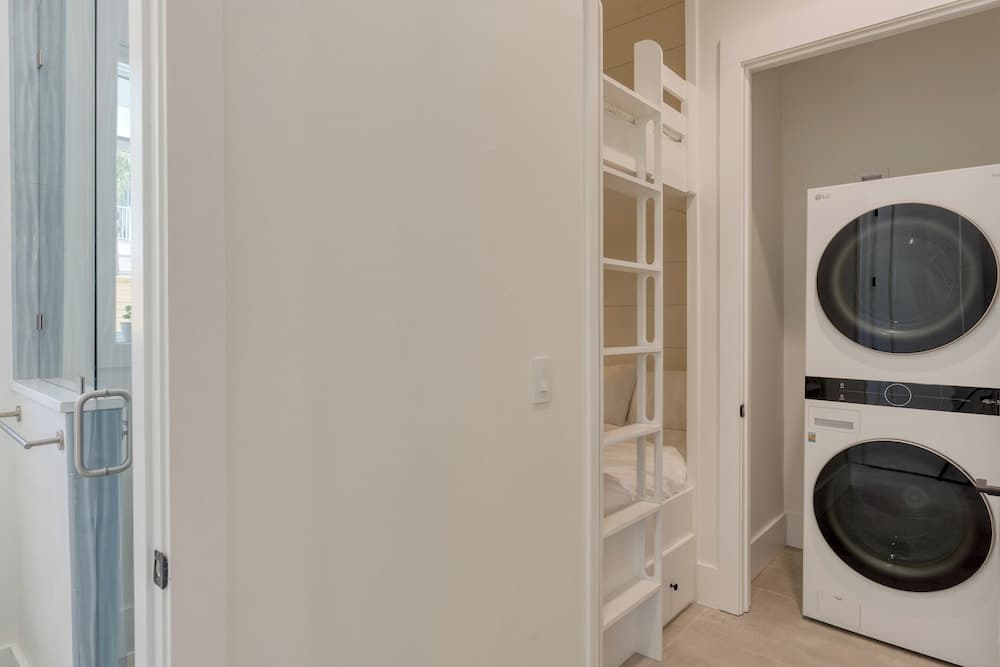 Emerald Evening - Image 40