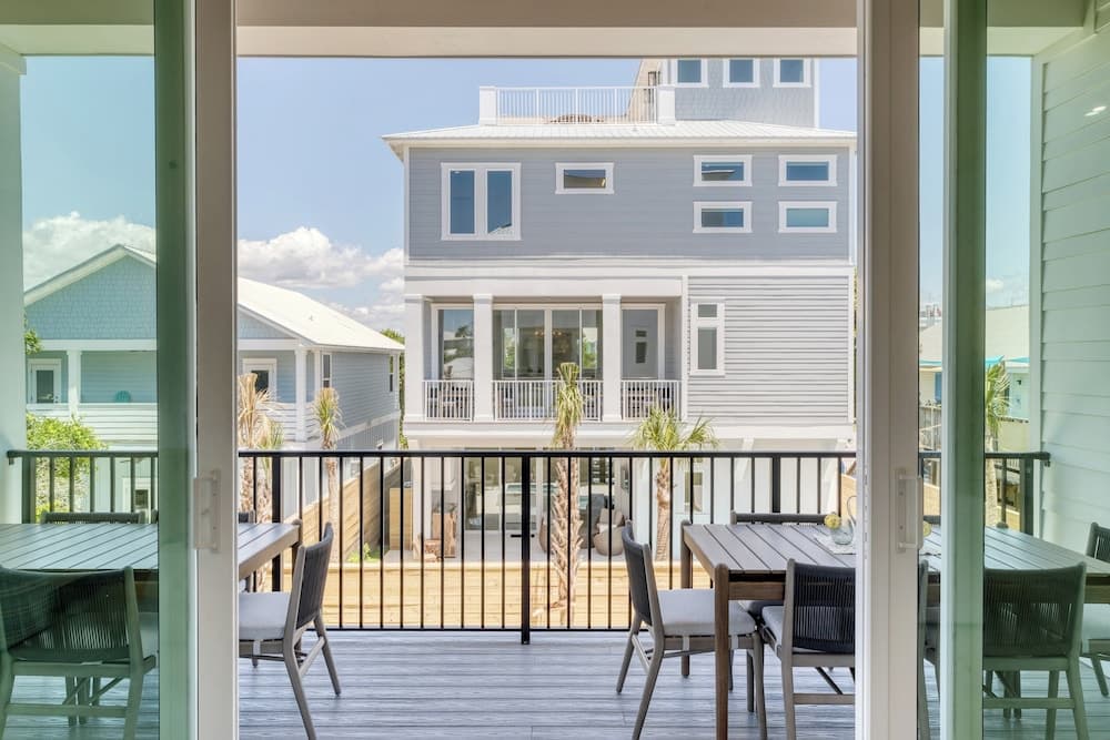 Emerald Evening - Image 48