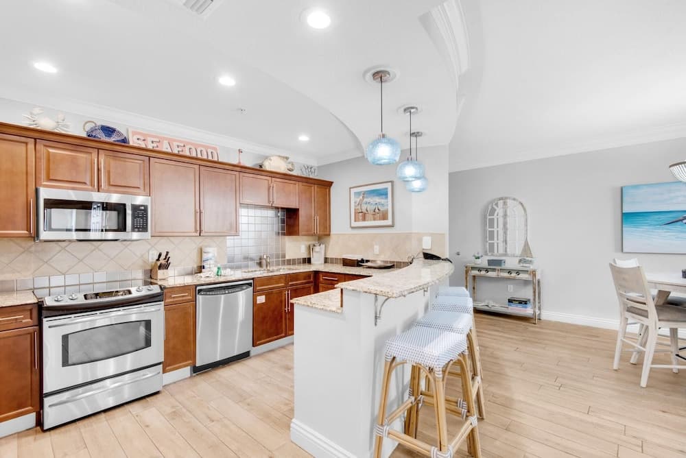 Rexford's Beach Retreat - Image 5