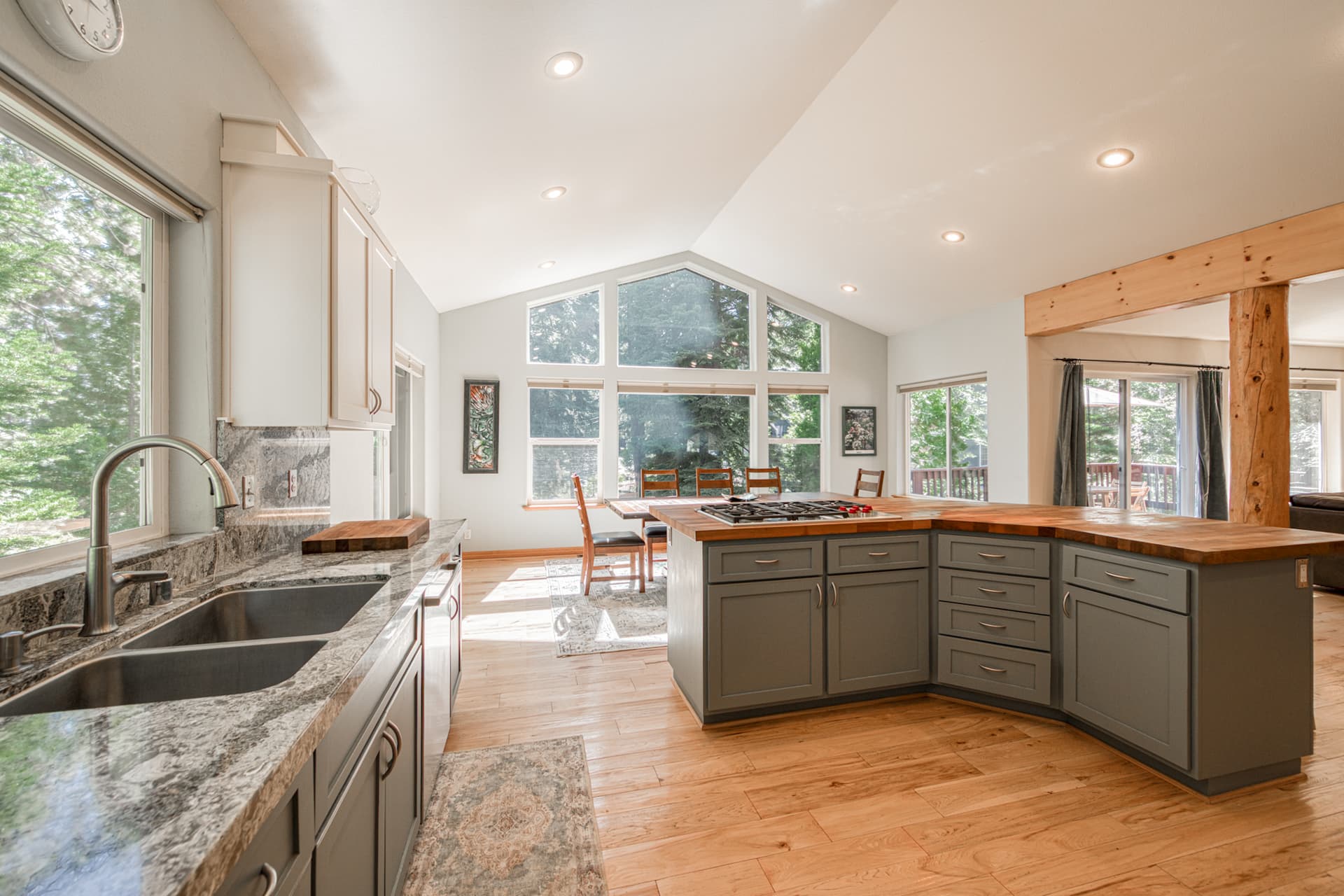 Emerald Lodge at Tahoe Park - Image 11