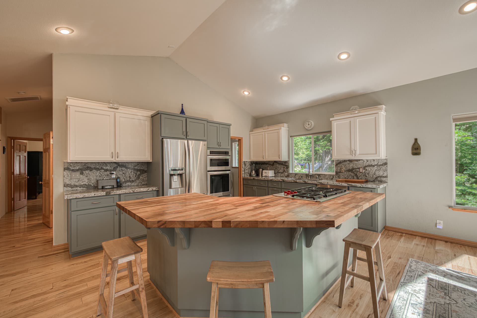 Emerald Lodge at Tahoe Park - Image 10