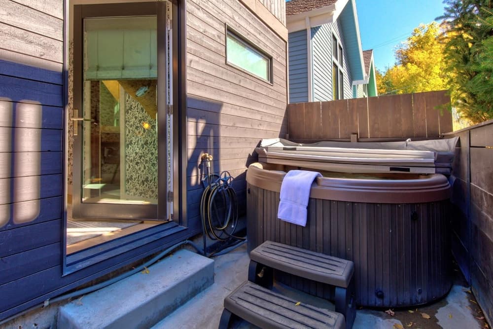 Empire Haus - Image 2