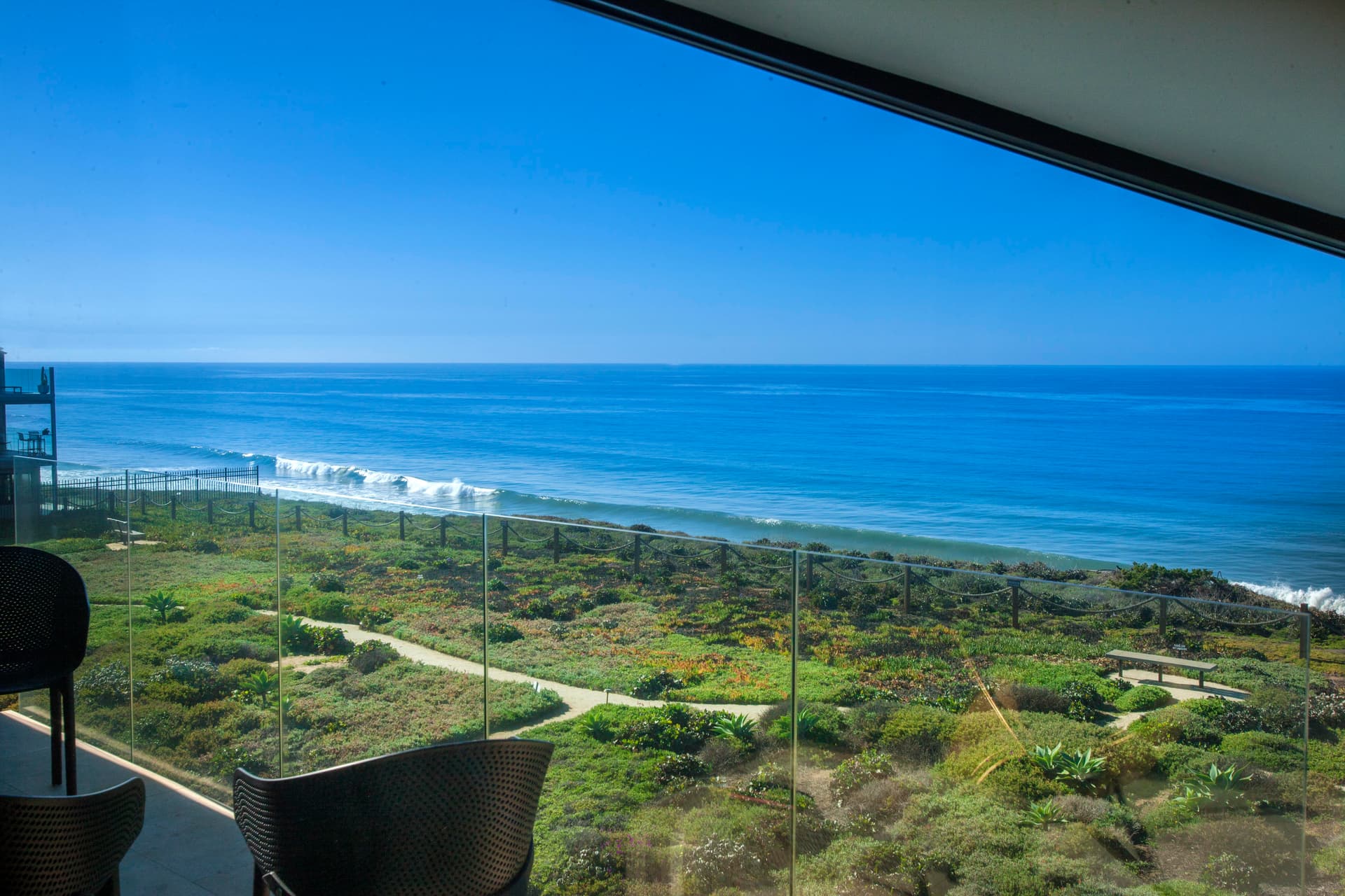 Enchanting Oasis - Image 2