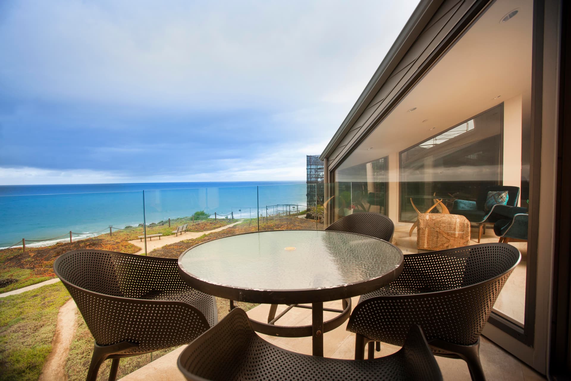 Enchanting Oasis - Image 22