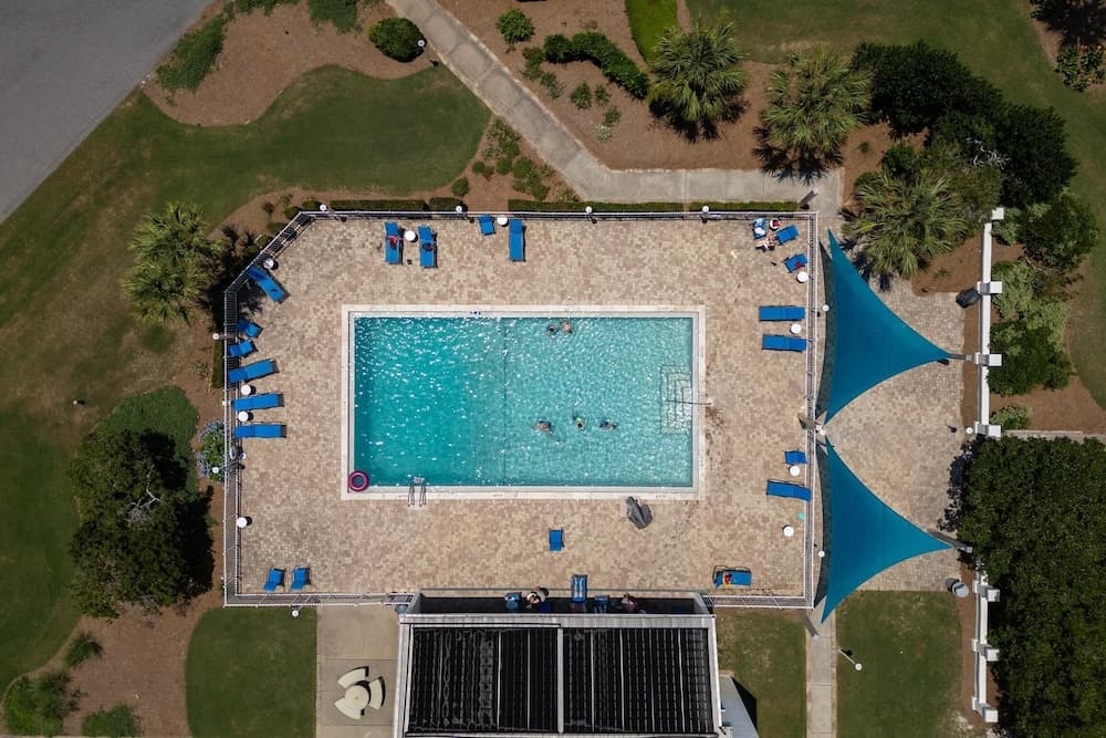 Two Pina Coladas - Image 4