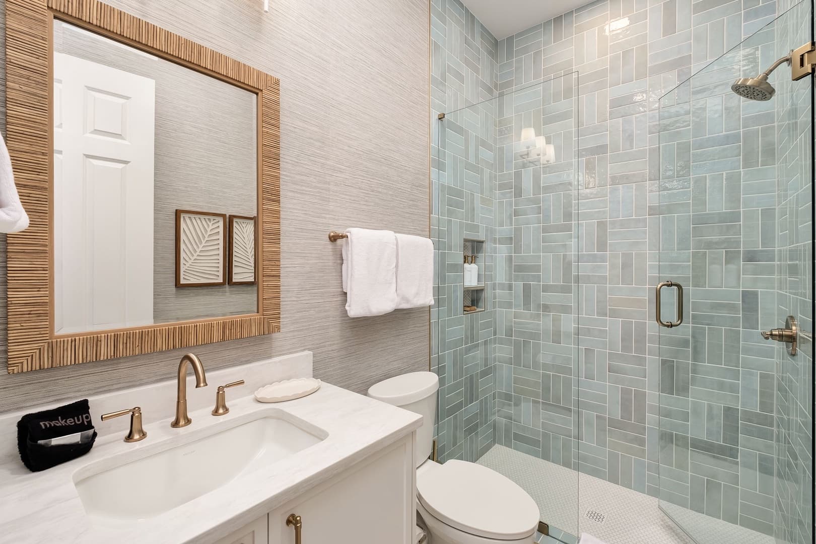 Blue Water Haven - Image 25